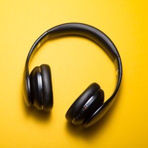 Over-ear headphone